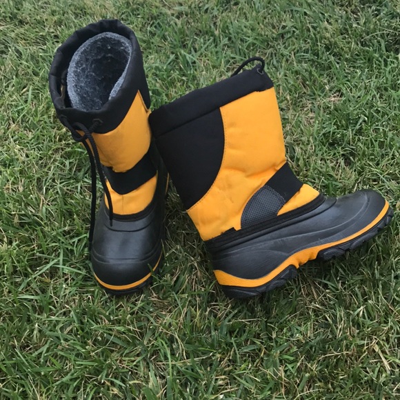 TUNDRA snow boots 👢 - Picture 2 of 3